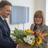 Maja Gojković predala resor informisanja Mihailu Jovanoviću 12