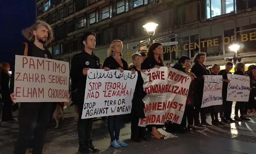 Srbija, Australija, Ekvador, Nemačka, Portugal...: Podrška buntu Iranki stigla iz brojnih zemalja, od ruža za Mahsu Amini do paljenja marama (FOTO) 2
