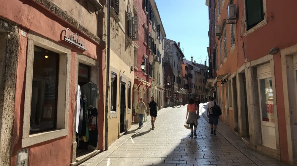 Gotovo 200 miliona noćenja turista u EU rezervisano preko onlajn platformi 1