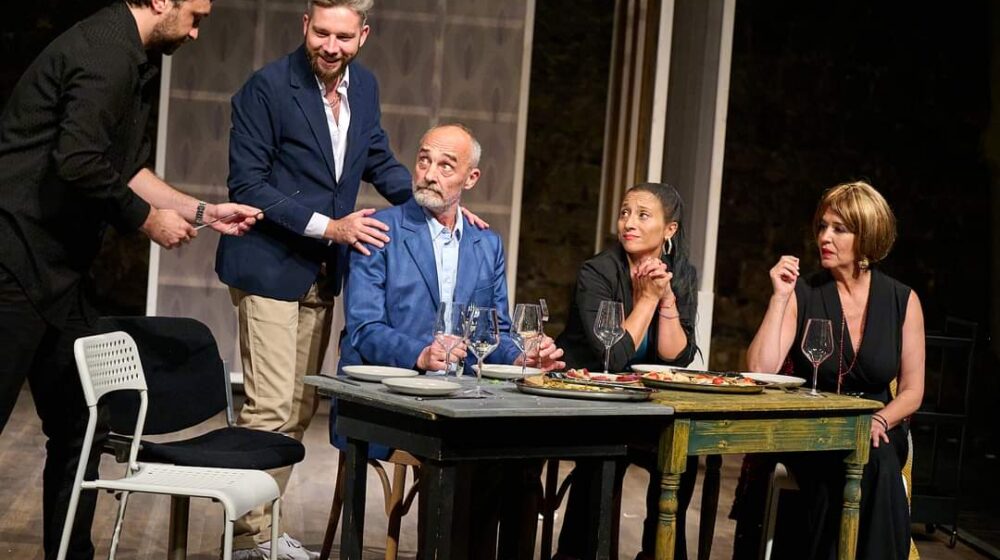 Premijera predstave "Sitnice koje život znače": Posveta glumcu Branku Cvejiću, večeras na sceni Narodnog pozorišta 1