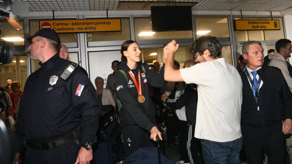 Zlatne odbojkašice stigle u Beograd, svečani doček večeras ispred Skupštine grada Beograda 1