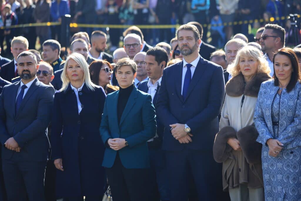 Veliki školski čas održan u Kragujevcu: Dan kada su fašisti streljali 300 đaka 2 Veliki školski čas održan u Kragujevcu: Dan kada su fašisti streljali 300 đaka 2