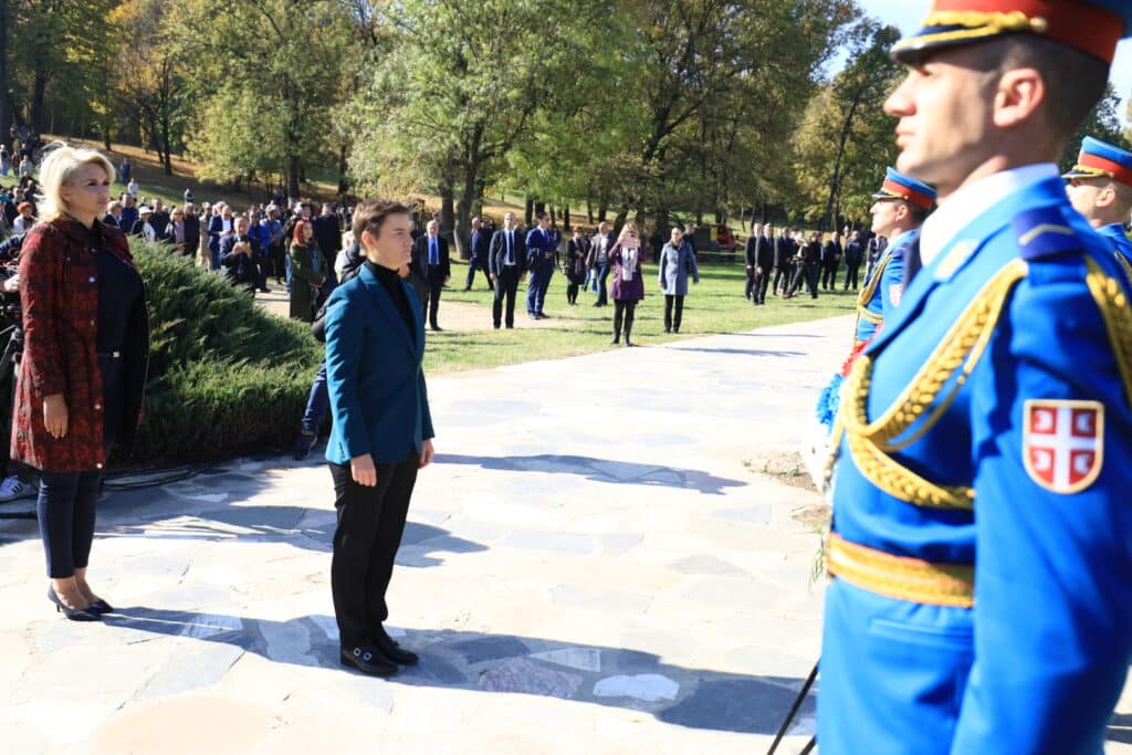 Veliki školski čas održan u Kragujevcu: Dan kada su fašisti streljali 300 đaka 4 Veliki školski čas održan u Kragujevcu: Dan kada su fašisti streljali 300 đaka 9