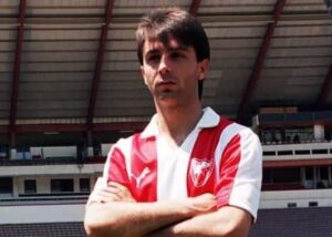 Šta je rekao fudbalska legenda Crvene zvezde Vlada Stošić novinaru Danasa kada je iz Španije došao u Vranje 3 Šta je rekao fudbalska legenda Crvene zvezde Vlada Stošić novinaru Danasa kada je iz Španije došao u Vranje 3