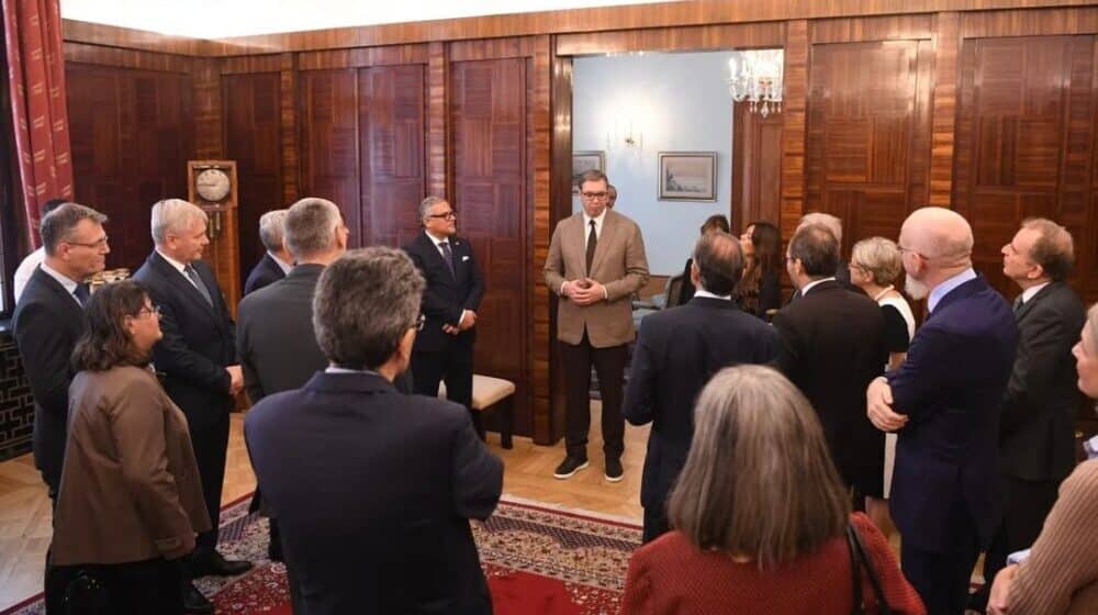 Provladini mediji: Dani odluke, celu noć Vučić sa Srpskom listom, za vikend skup u Mitrovici 1