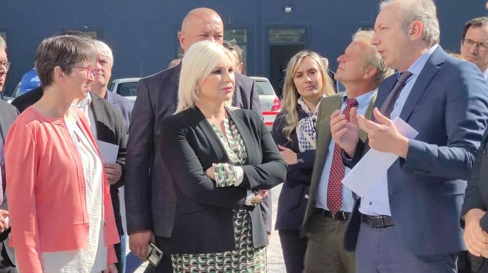 "Apsolutno se ne slažem sa Putinovom politikom": Ministarka Zorana Mihajlović u Novom Pazaru 1