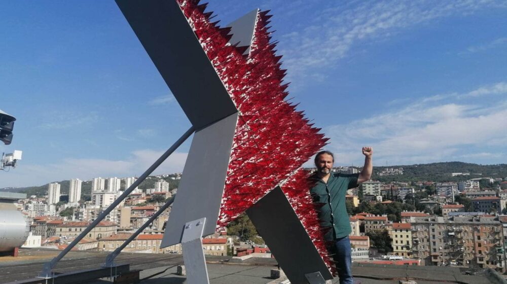 Zašto je umetnik ostavio poruku na vrhu zgrade “Borbe”? 1