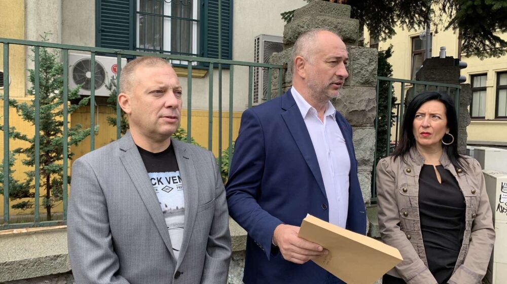 LSV predala zahtev za uklanjanje Hortijeve biste u mađarskom parlamentu 1