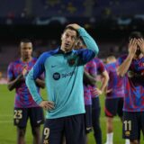 Zašto su navijači Barselone umesto „Uprava, napolje“ skandirali „UEFA, mafija“ 10