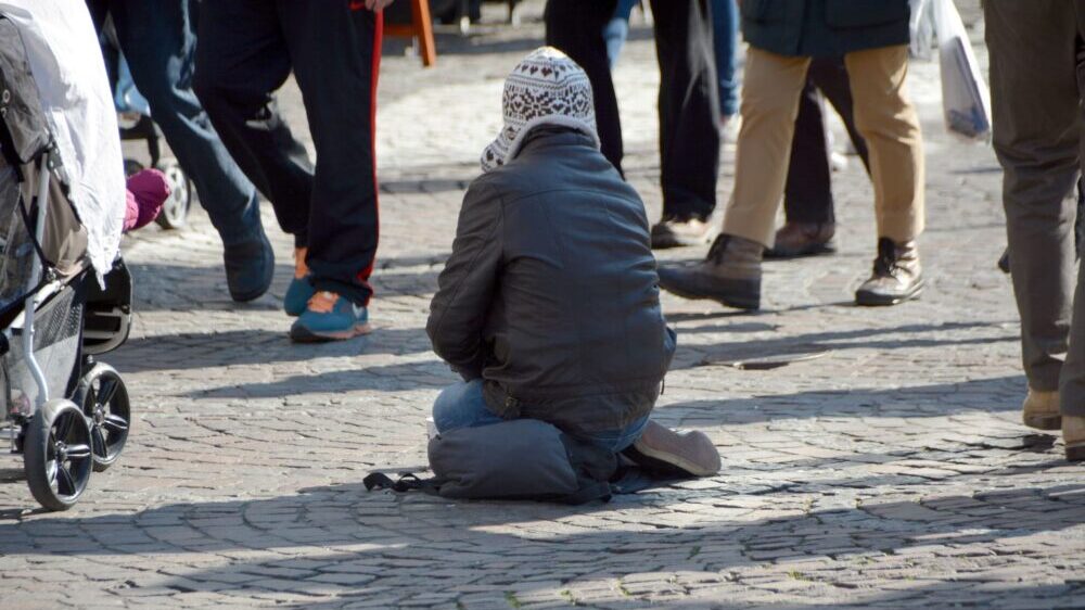 Stiže zima, a i dalje se ne zna koliko ljudi u Novom Sadu živi pod vedrim nebom: "Beskućnici nevidljivi za sistem, popis neće ukazati na realne brojke i alarmantnost ovog problema" 2 Stiže zima, a i dalje se ne zna koliko ljudi u Novom Sadu živi pod vedrim nebom: "Beskućnici nevidljivi za sistem, popis neće ukazati na realne brojke i alarmantnost ovog problema" 2
