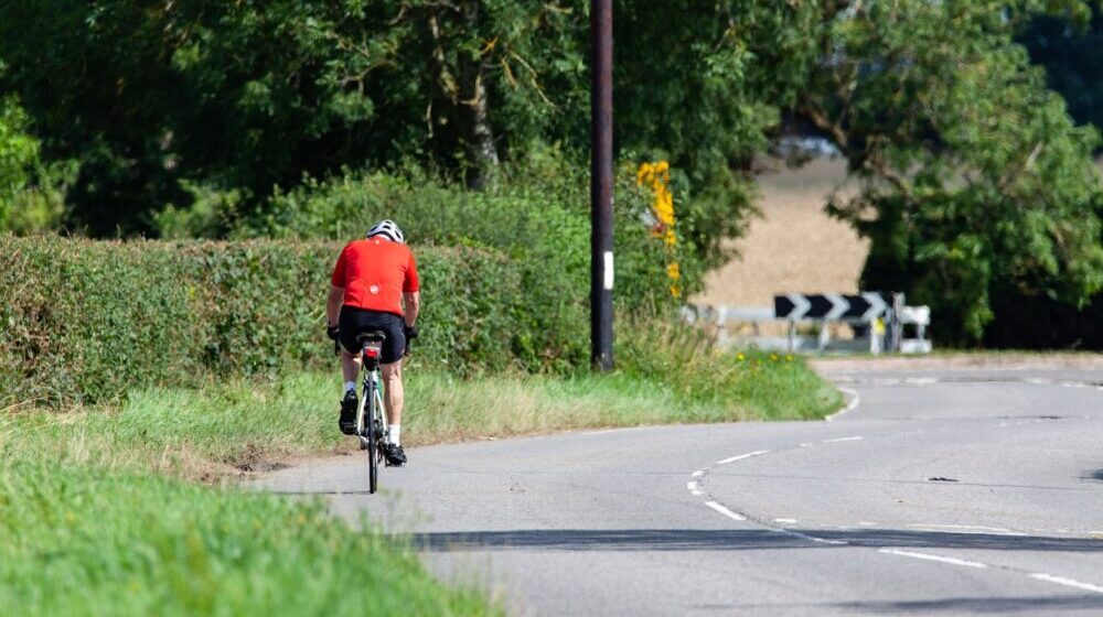 Zatvorski čuvar vozio bicikl kroz tri države - prikuplja novac za lečenje devojčice iz Novog Pazara 1