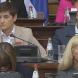 Kako je protekao prvi dan debate o Vladi: Brnabić se branila od opozicije koja je napadala ekspoze 5