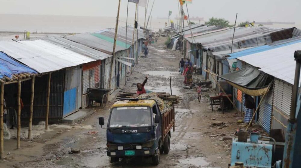 Novi bilans: Najmanje 24 mrtvih u naletu ciklona u Bangladešu 1
