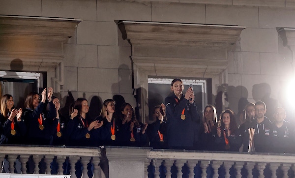 Doček svetskih šampionki u odbojci: MVP Tijana Bošković obećala evropsku titulu, a selektor Santareli da će bolje govoriti srpski 1