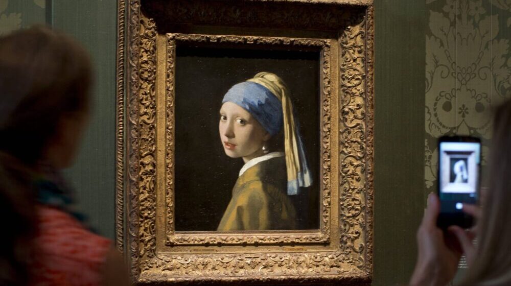 Protivnici nafte u Hagu gađali "Devojku s bisernom minđušom" 1