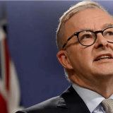 Albaneze proglasio pobedu kao prvi australijski premijer koji je osvojio drugi uzastopni mandat u poslednjih 21 godinu 5