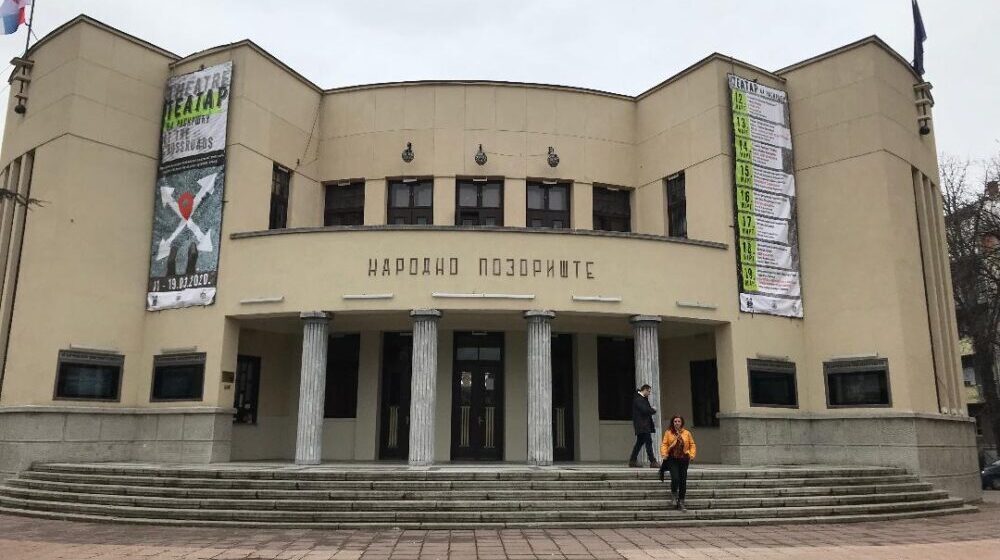 Niško pozorište dobilo kamion: Kupljen novcem građana, a zahvaljuju Sotirovskoj 1