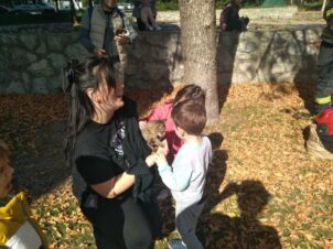 Ko je na najlepši način ujedinio građane i institucije u Nišu: Jedno ulično mače spasavali vatrogasci, komunalna milicija i stanari 9