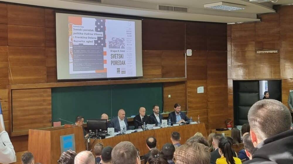 „Radije bih voleo Ruzvelta u kolicima, nego Regana na konju“: Predstavljena knjiga na FPN 1