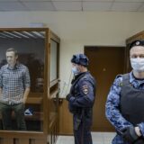 Navaljni tvrdi da su protiv njega pokrenute nove optužbe koje nose 30 godina zatvora 4