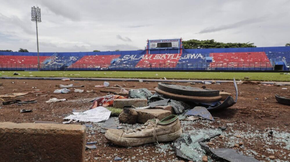 Među žrtvama na stadionu u Indoneziji 32 dece 1