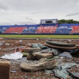 Među žrtvama na stadionu u Indoneziji 32 dece 11