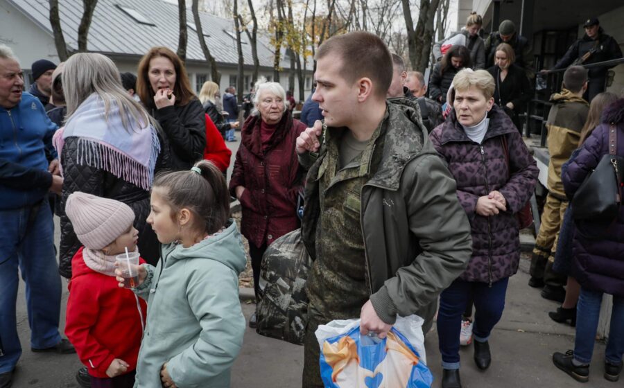 “Policija sprovodi ilegalne racije po tržnim centrima i stanicama metroa i odvodi u regrutne centre" tvrdi ruski Insajder 1