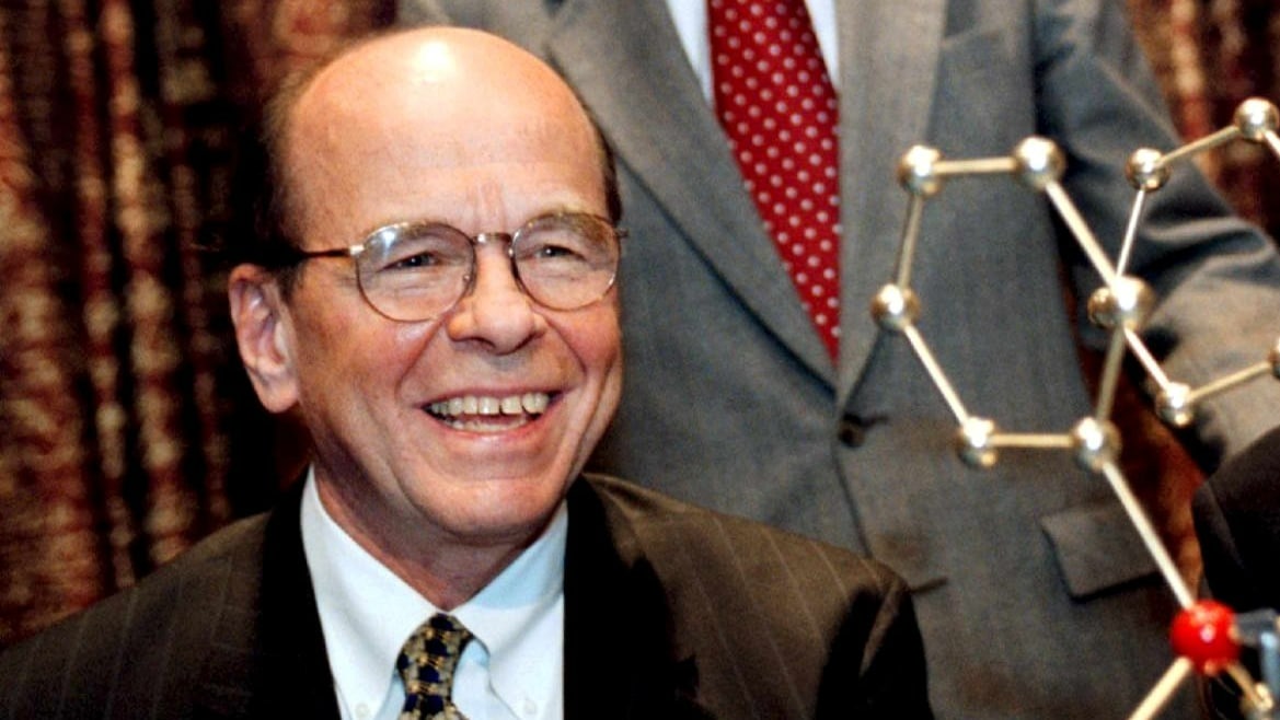 Ko je sve dobio Nobelovu nagradu više puta? 6