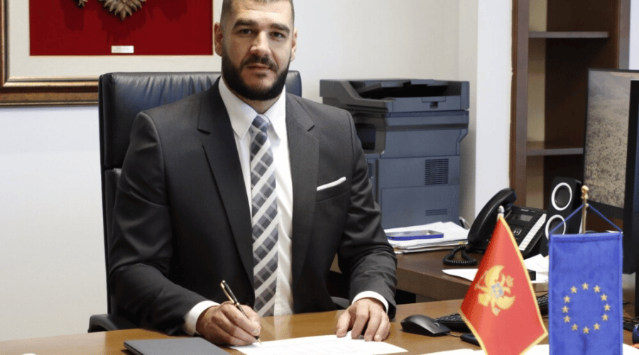 Direktor Uprave prihoda i carina i funkcioner URA Rade Milošević podneo ostavku nakon afere sa švercom cigareta 1