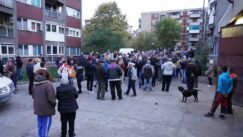 ispred Toplifikacije JKP Toplana Protest u Boru zbog grejanja: Traže ostavku gradonačelnika i direktora Toplane (VIDEO, FOTO) 3