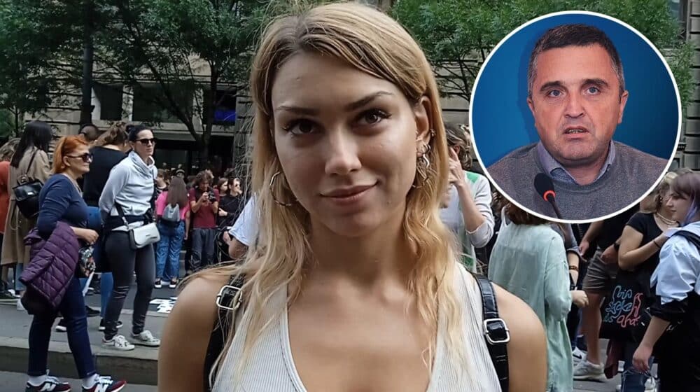 VIDEO "Dragan J. Vučićević ne može da donese slobodu ženama": Jelena Riznić (Ženska solidarnost) nakon protesta ispred Informera 1