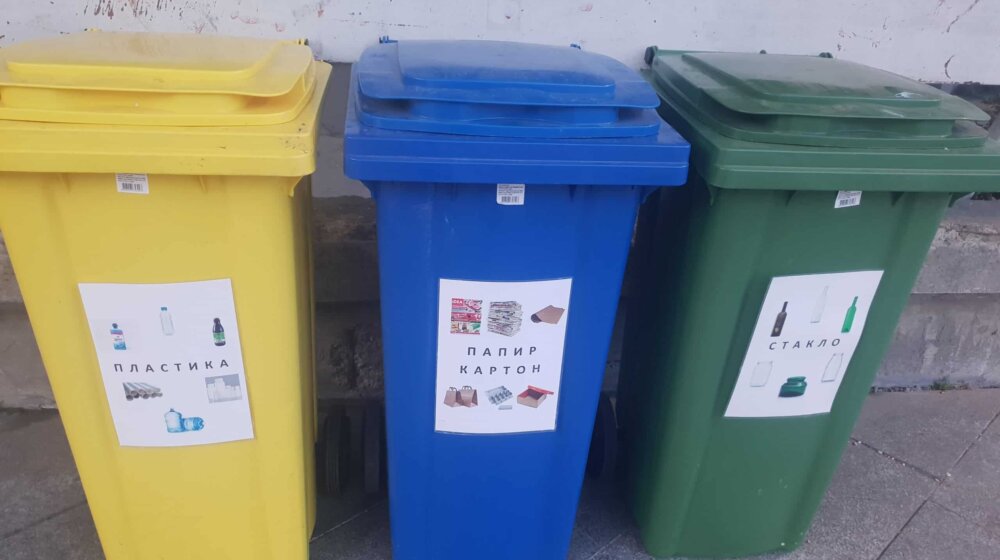 Novi Pazar: Domaćinstva dobiaju posude za reciklažni otpad 11