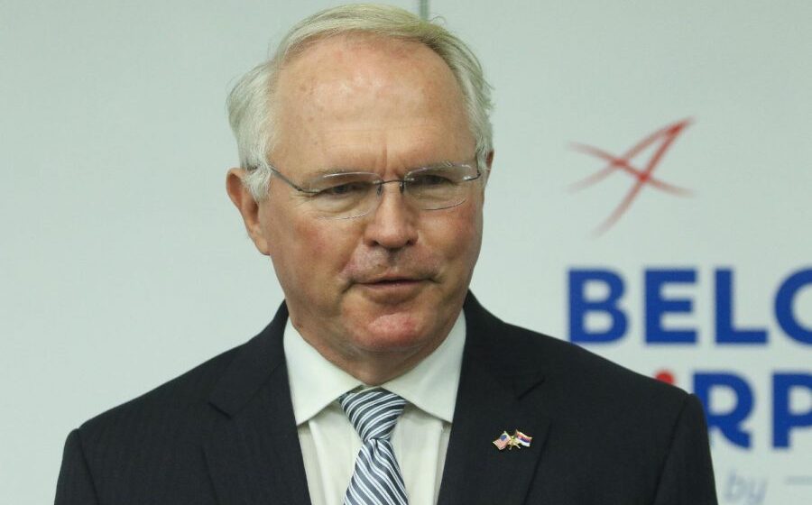 Ambasador Hil: Bizarna pitanja potisnula bitna „jer nisu zabavna kao ona o tablicama“ 1