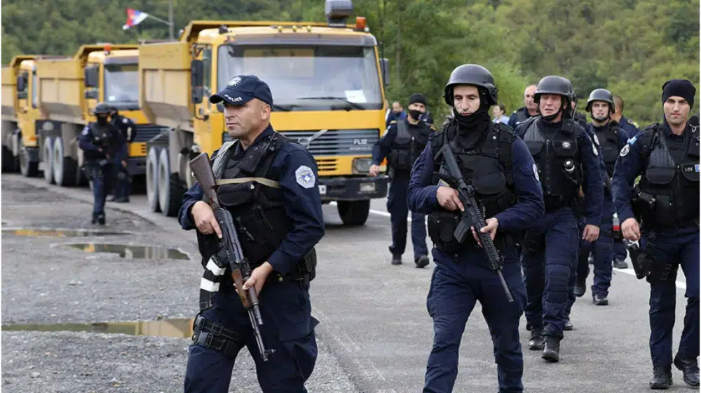 Policija Kosova uspostavila nekoliko kontrolnih punktova na putu Mitrovica-Leposavić, portali javljaju da je zaposednut most na Bistrici 1