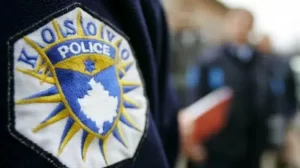 Eksplozija noćas u Zvečanu, policija sumnja na ručnu bombu