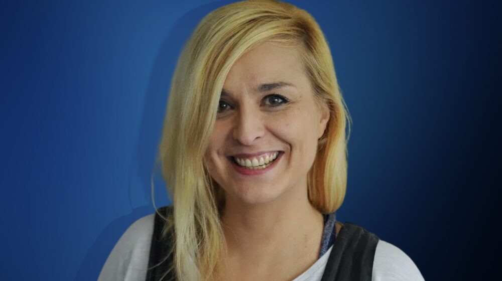 Novinarka Danasa koju bi Šešelj da pregazi džipom od 140 hiljada evra: Ko je Snežana Čongradin, dobitnica nagrade “Dušan Bogavac” 1