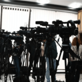 UNS: Vlast Tutina da ne diskriminiše medije i odgovara na pitanja novinara 12