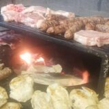 Šta vole da jedu radnici Ziđina u majdanpečkim restoranima: Ugostitelj se dosetio pa sve preliva slatko - ljutim sosevima 12