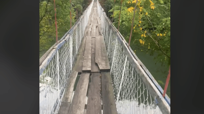 Kako je izgledao prelazak preko jednog od visećih mostova u Srbiji? (VIDEO) 1