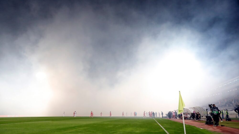 Prekid utakmice u Humskoj; igrači Partizana i Kelna povučeni u svlačionice zbog bakljade 1