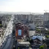 Priština: Pucano na automobil sa tri putnika 11