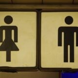 Da li znate šta predstavlja trougao na ženskom znaku za WC? Ako mislite da je haljina, grešite 2
