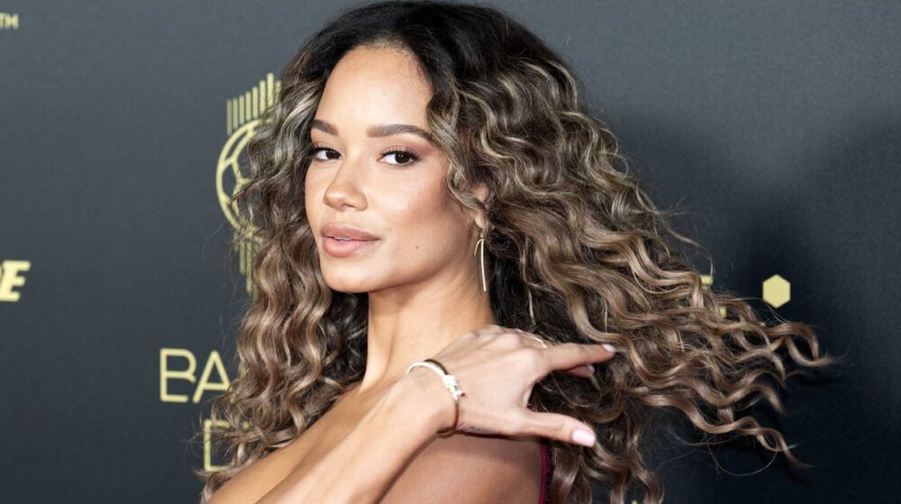 Svi pričaju o devojci najboljeg fudbalera: Put od konobarice do modela 1