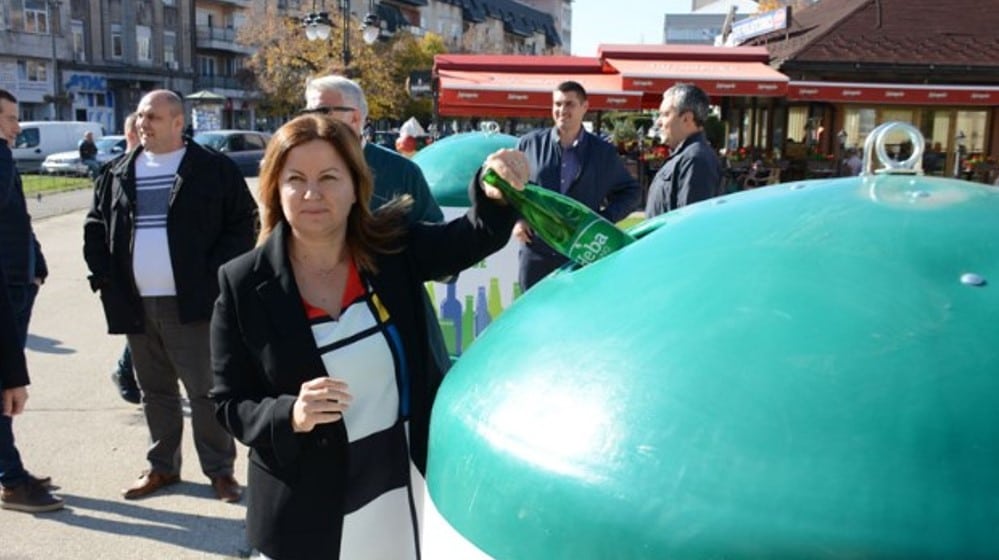 Grad Zajеčar dobio 15 rеciklažnih zvona za staklеnu ambalažu 1