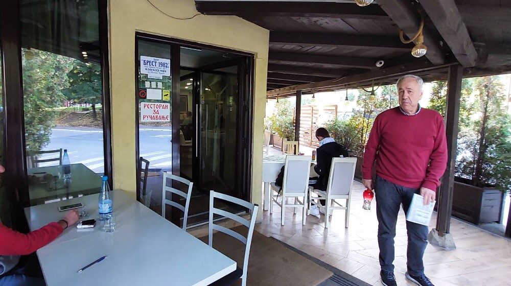 Reporter Danasa u borskom restoranu gde je jelovnik na kineskom jeziku: Kinezi kod nas vole ćevapčiće i pljeskavice 1