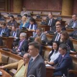 Debata u parlamentu o vladi: Tepićeva najavila odgovor premijerki 11