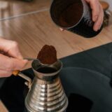 Da li poklopite džezvu dok kuvate vodu za kafu: EPS savetuje kako da uštedite struju pri upotrebi šporeta 11