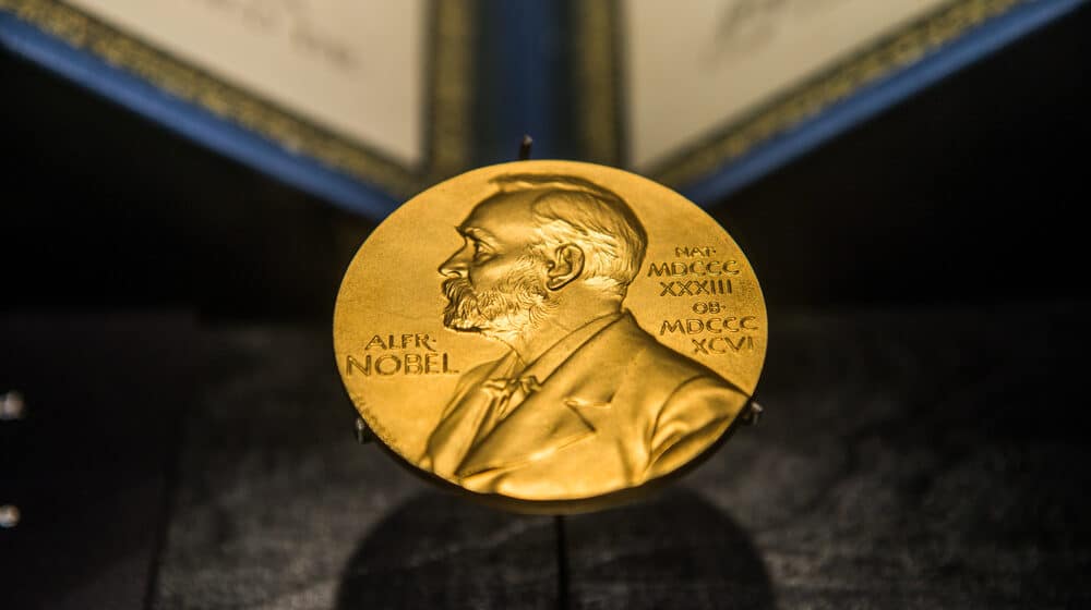Ko je sve dobio Nobelovu nagradu više puta? 1