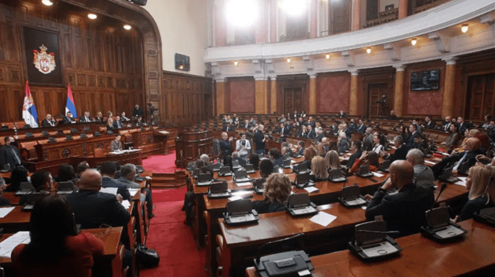 Završena sednica skupštine, rasprava o Zakonu o ministarstvima biće nastavljena u petak 1