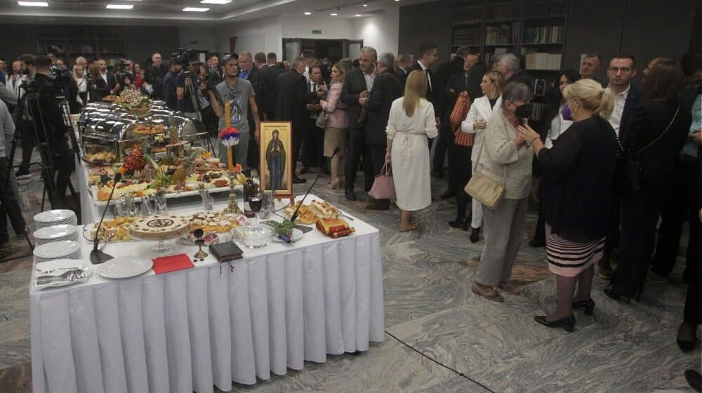 Naprednjaci obeležili slavu, pozvali Svetu Petku da se pomoli za Srbiju (FOTO) 1